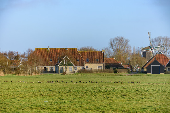 ligging-aan-de-rand-van-het-dorp
